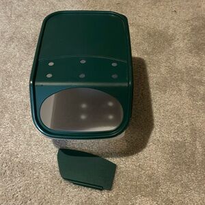 Tupperware shelf mate